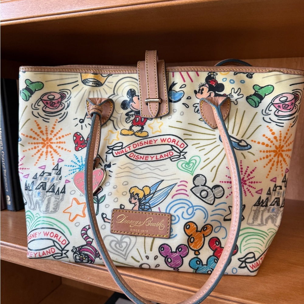 *SOLD*Dooney & Bourke DISNEY PARKS SKETCH 1st Generation Tote Bag Purse Rare